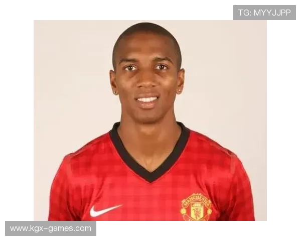 阿什利·扬：边路突破与精准传中助力球队进攻新突破