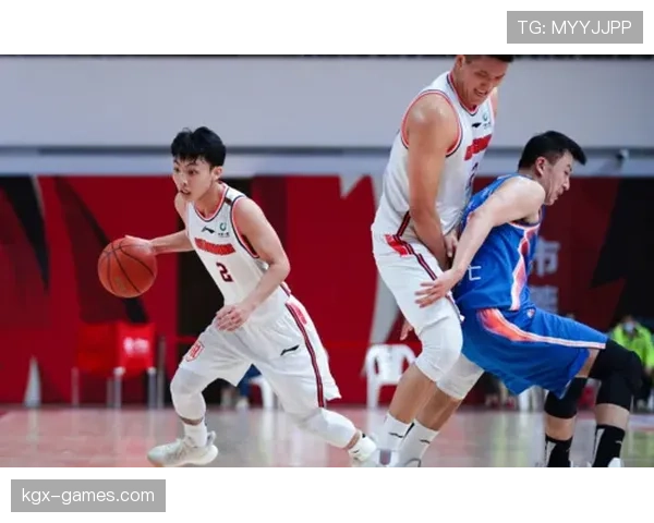 凯泽锋线火力全开，新战术助球队豪取连胜