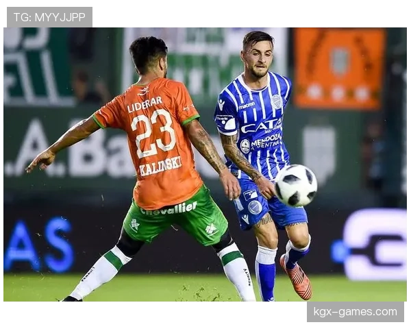 阿贾克斯新星状态回暖，青春风暴再掀赞誉热潮