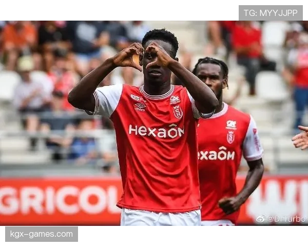 巴洛贡阿森纳时期表现引热议，年轻前锋未来前景备受期待