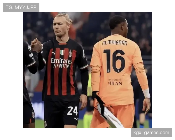 奥斯梅恩 vs 本泽马:终结效率与战术角色差异 奥斯梅恩 vs 本泽马:终结效率与战术角色差异